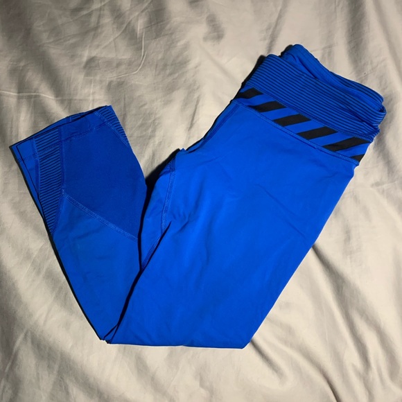 lululemon athletica Pants - Lululemon running crop leggings
